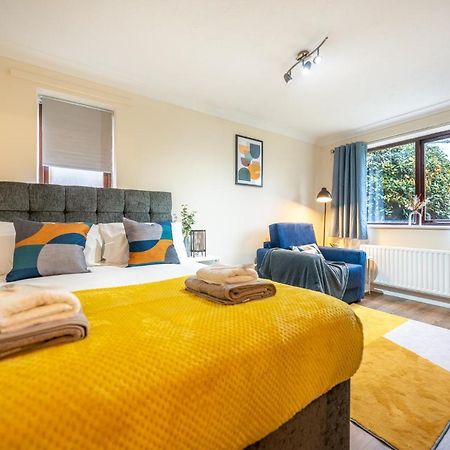 Grange Studio Apartment - Heathrow Staines-upon-Thames Eksteriør billede